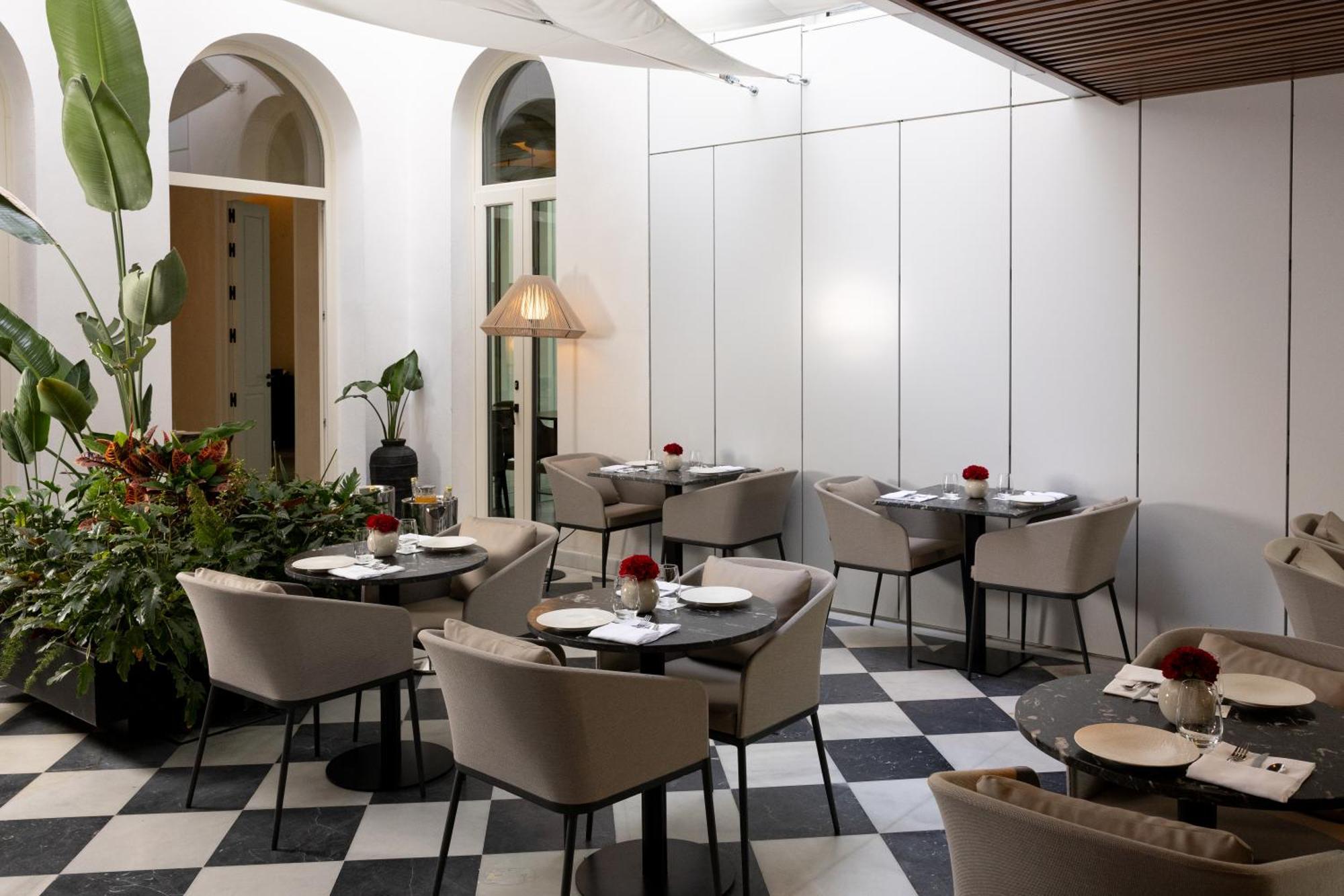 Mercer Plaza Sevilla 5 Gl Bagian luar foto